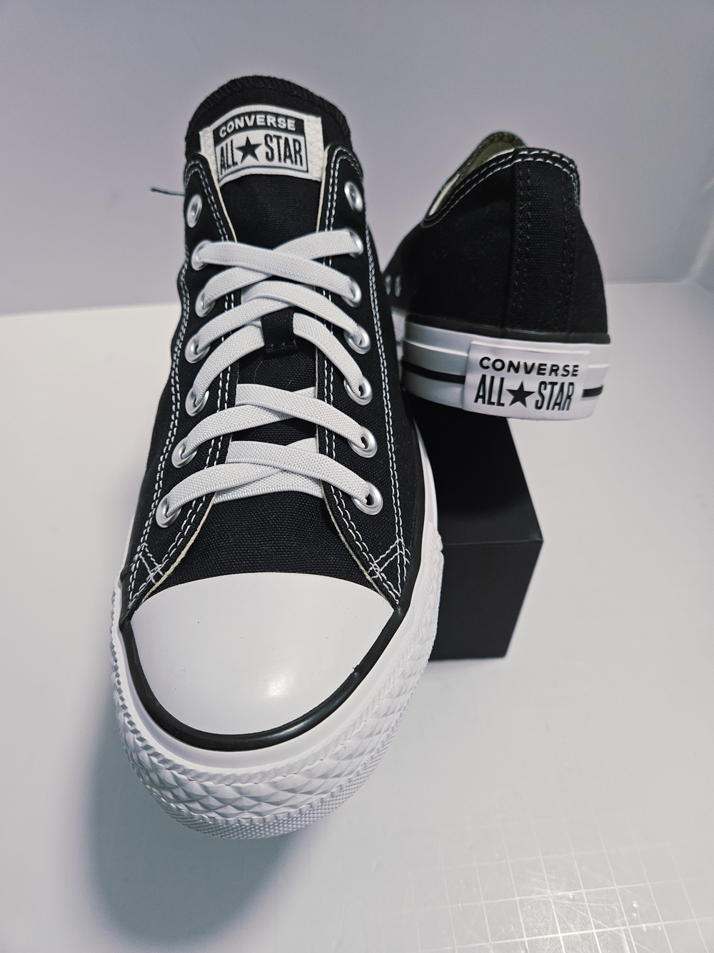 Converse Chuck Taylor All Star Low Top Black White Men's 10.5 / Women's 12.5 - Picture 6 of 10